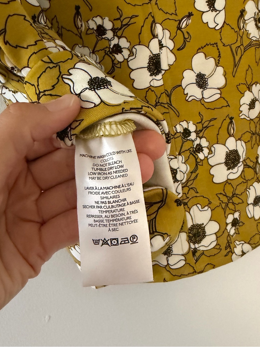 Maeve Marisela Mustard Floral A-Line Mini Skirt
Front pockets Bold Print - Picture 5 of 5